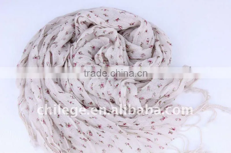 scarf with pendant