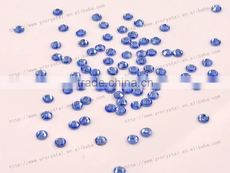 Round shape light sapphire color with silver foiling flat back hotfix strass