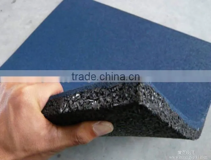Rubber flooring tiles