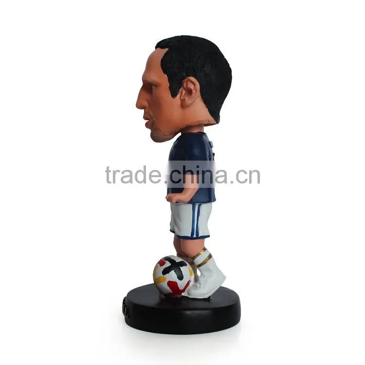 Polyresin soccer player bobble head