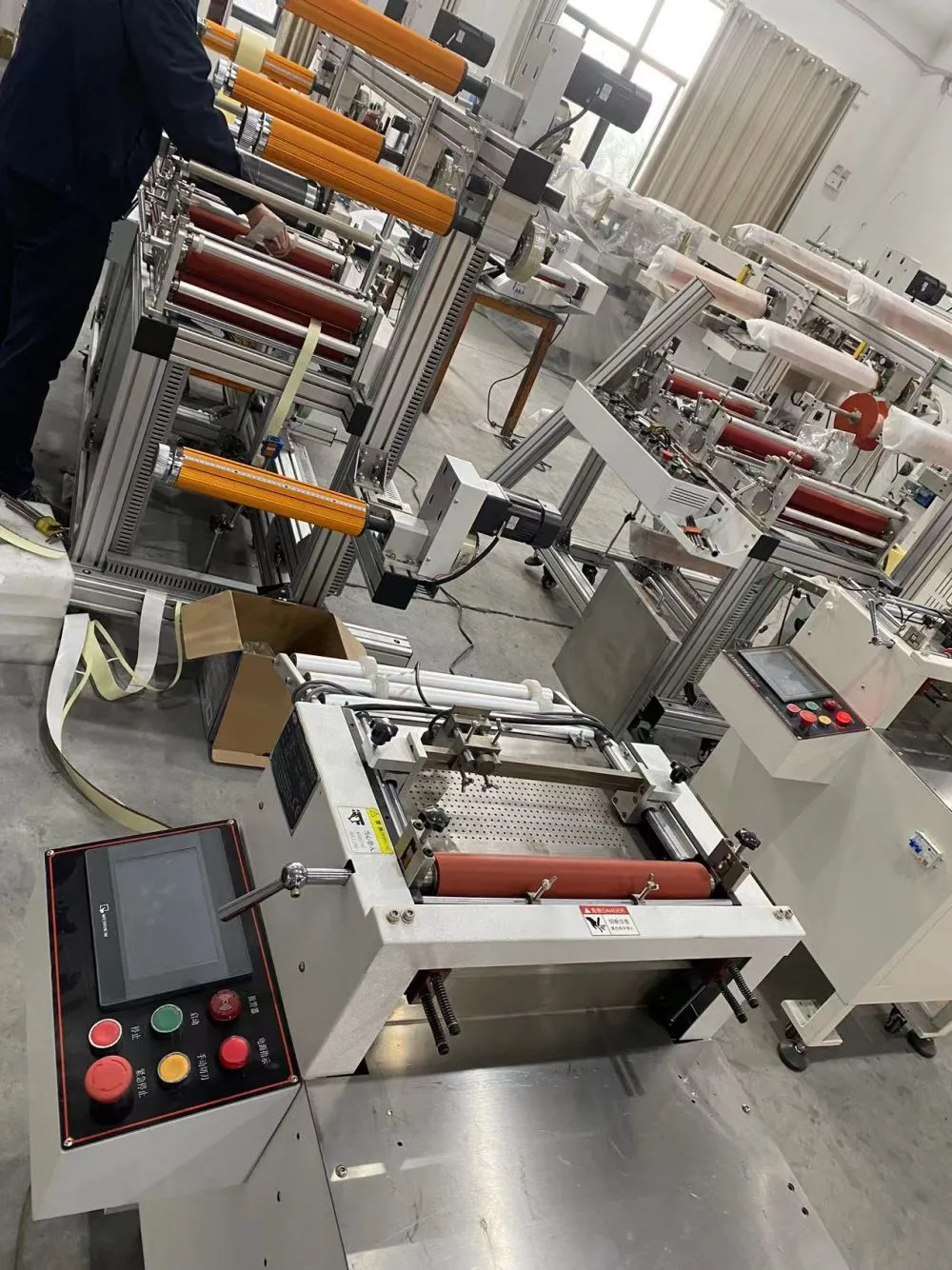 multilayer laminating machine (1)