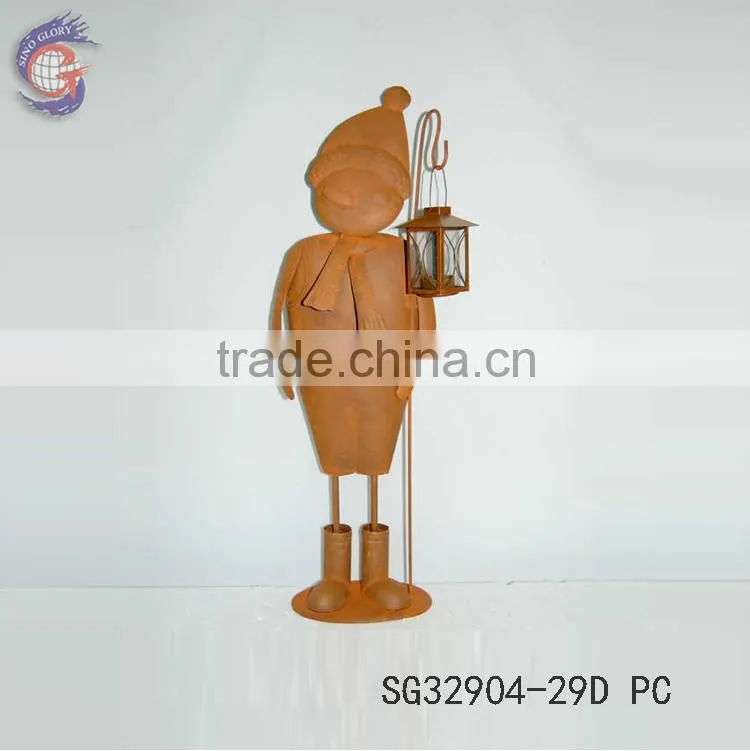 Outdoor decorations of rusty metal elk holding lantern for decorate christmas ornaments