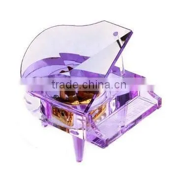 Clear crystal piano models for baby shower