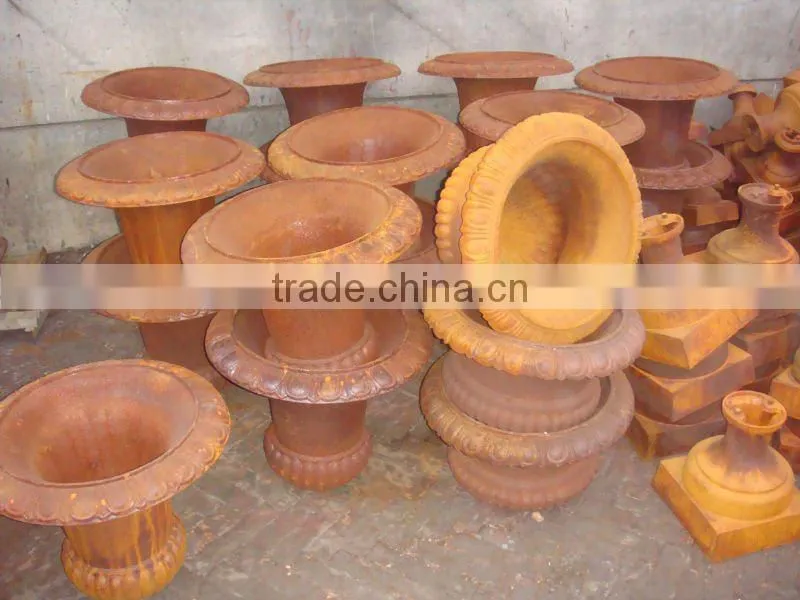 public cast iron flower pot / planter pots