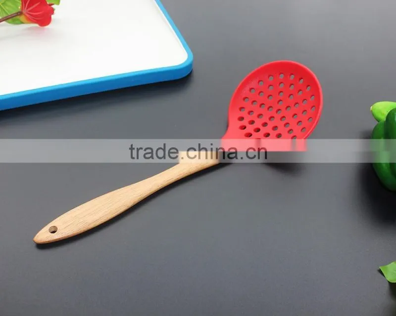 CK-3123 High quality FDA & LFGB 7pcs gadget silicone kitchen cooking tools set eco silicone kitchen utensil set with wood handle