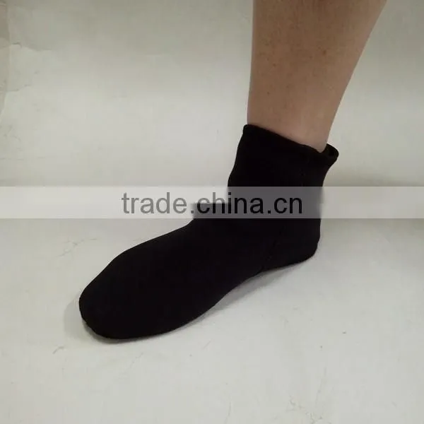 Durable and breathable waterproof neoprene socks