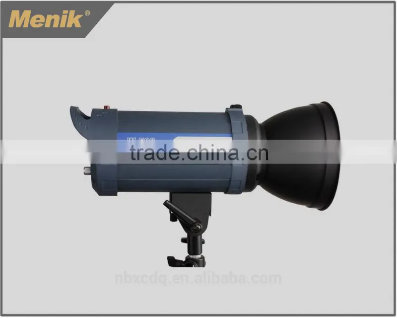 W Portable outdoor studio flash lighting with power pack