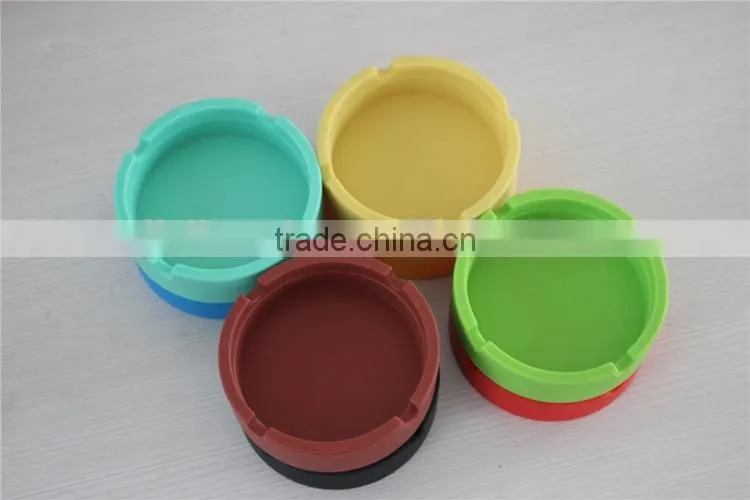 Portable ashtray made by silica gel