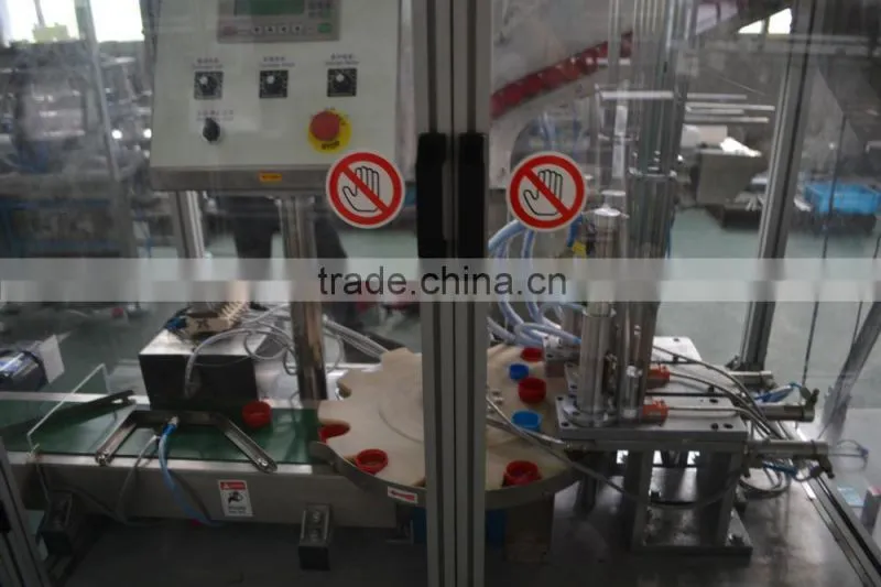 Gasket into capping machine for PET cap