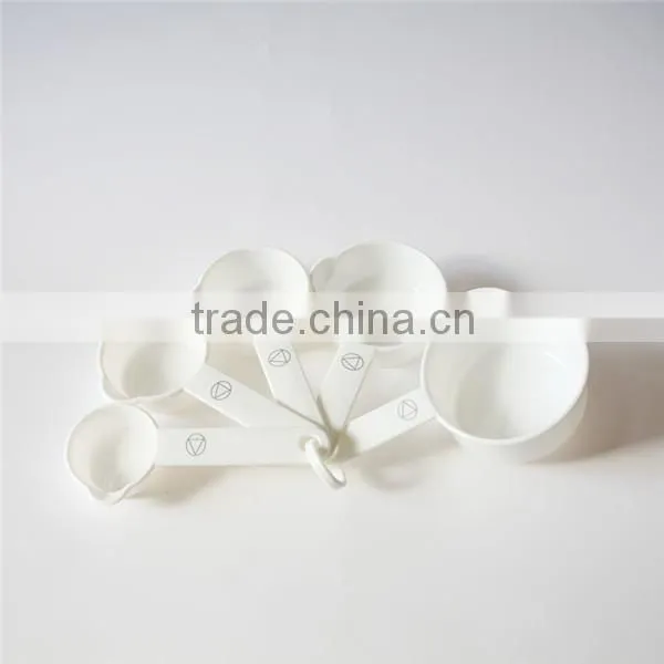 Fancy design high quality plastic measuring cup