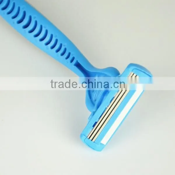 portable handle changeable triple blade disposable razor