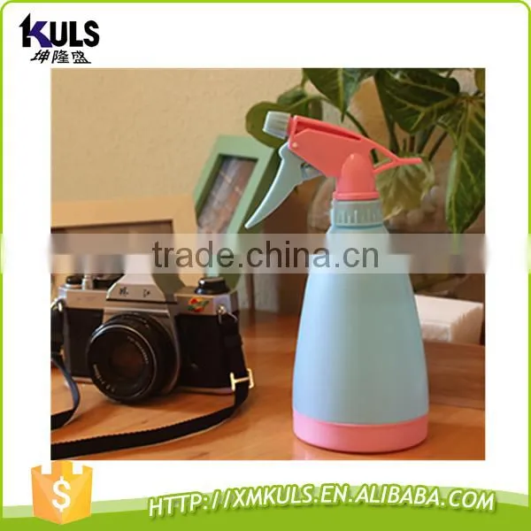 500ML Candy color hand pressure small garden plastic kids watering can