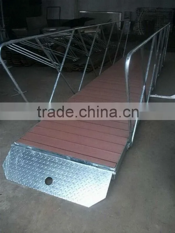 Floating walkway