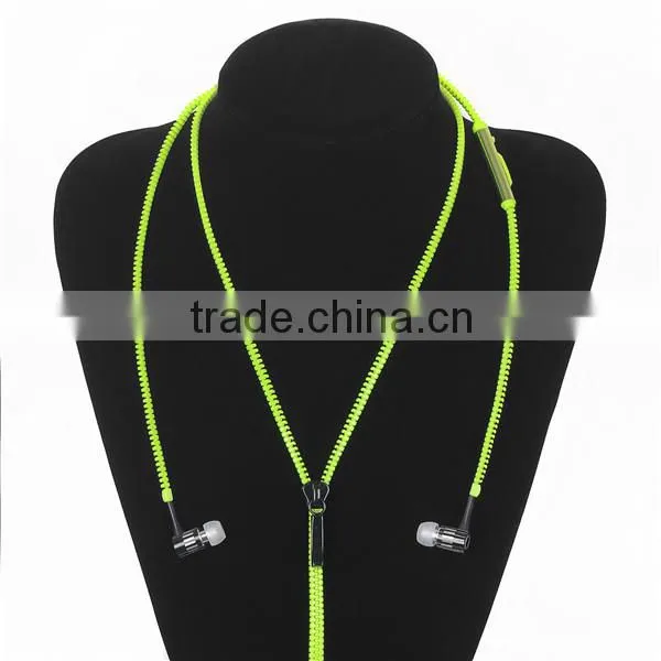 hot chinese girl,zipper earphone,earphone zipper