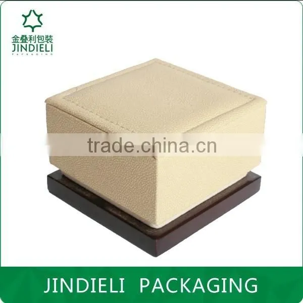 velvet off-white ring jewelry box packaging