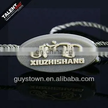 custom private brand name hang tag string lock pendant for clothing