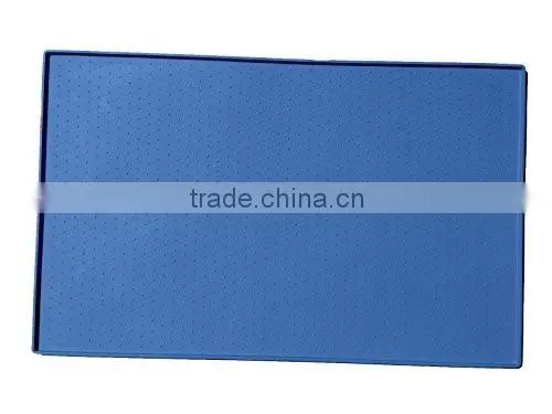 Alibaba China Silicone Mat Smile Shape Pet Food Mat Rubber Pet Feeding Mat