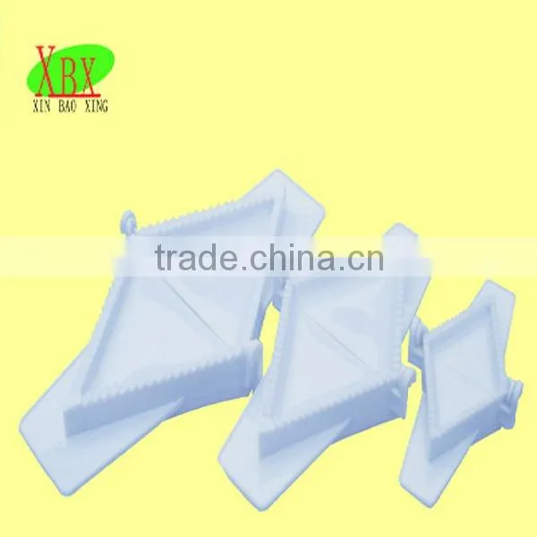 2015 Best prices plastic pasta triangle maker dough press/ manual dumpling maker