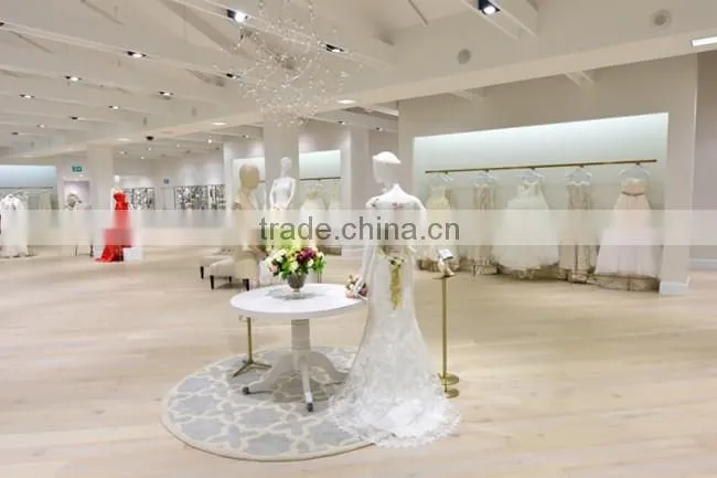 Experienced Made Nice Looking Decoration Of Wedding Dresses Shop