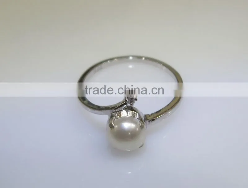 Sterling Silver Ring With Pearl & Diamond Natural Nontreated