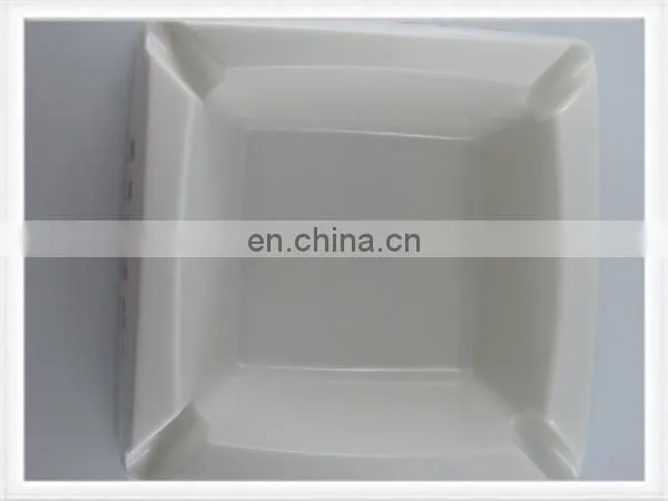 Portable ashtray pocket ashtray plastic ashtray in square design red color pass REACH