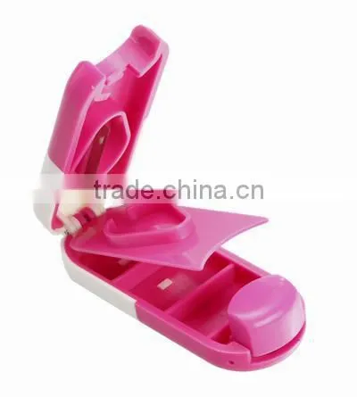 Plastic pill crusher