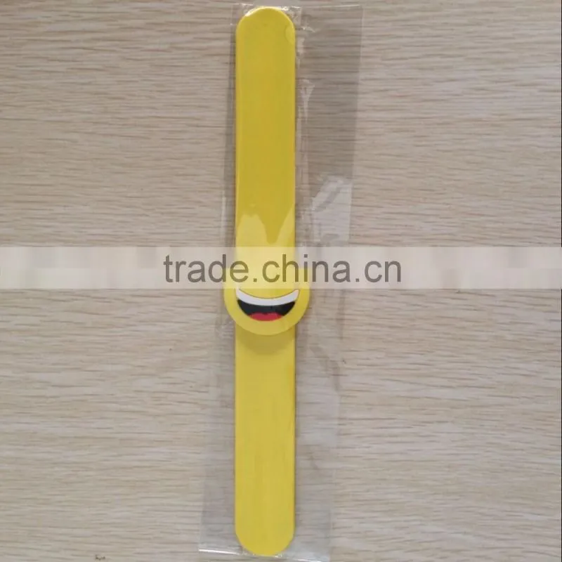 cheap custom silicone rubber slap bracelet / snap band
