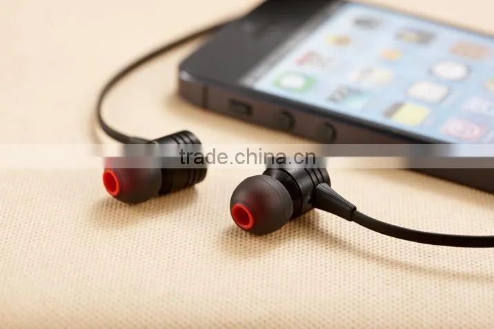Wallytech W700 Universal headphone With Microphone and Valume control