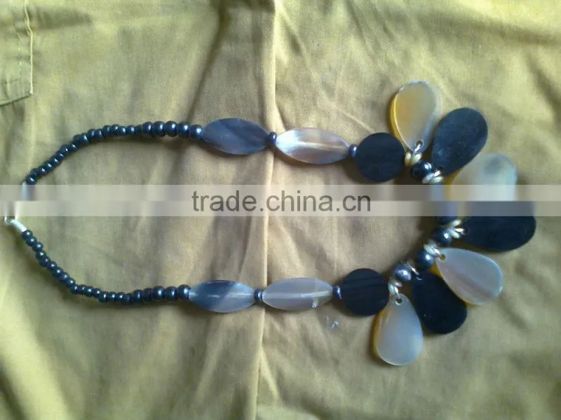 Fashio Necklace/Buffalo Horn Beaded Necklace/Fashion Jewelry/Latest Model Pendant Necklaces