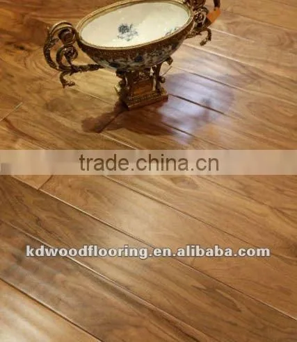 Hand-scraped natural American walnut eigneered wood flooring with UV Coating