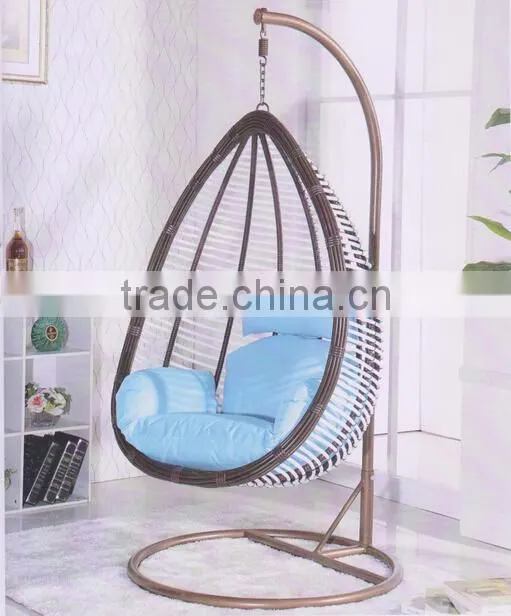 Rattan lounge chair