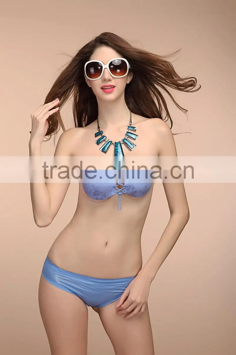 new design v bra model image