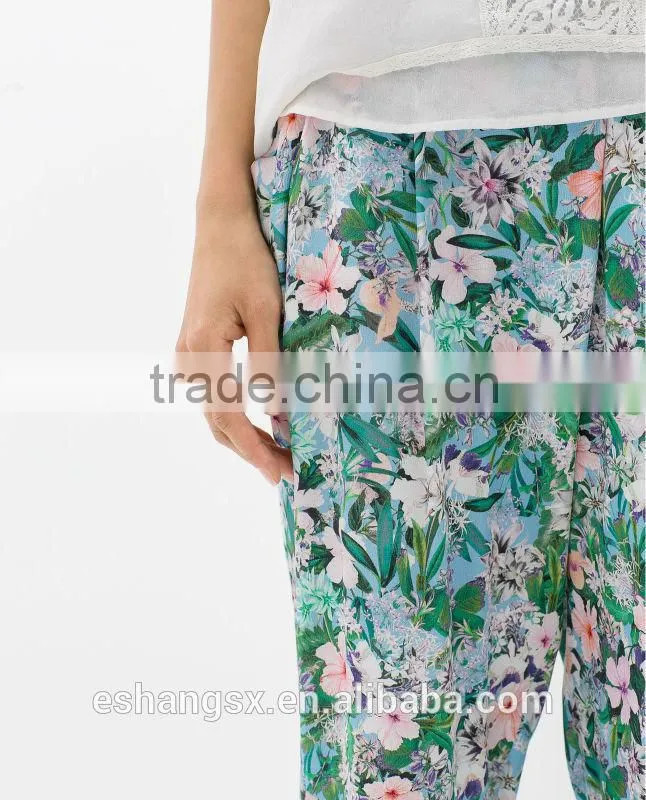 Ladies with floral print leisure pants