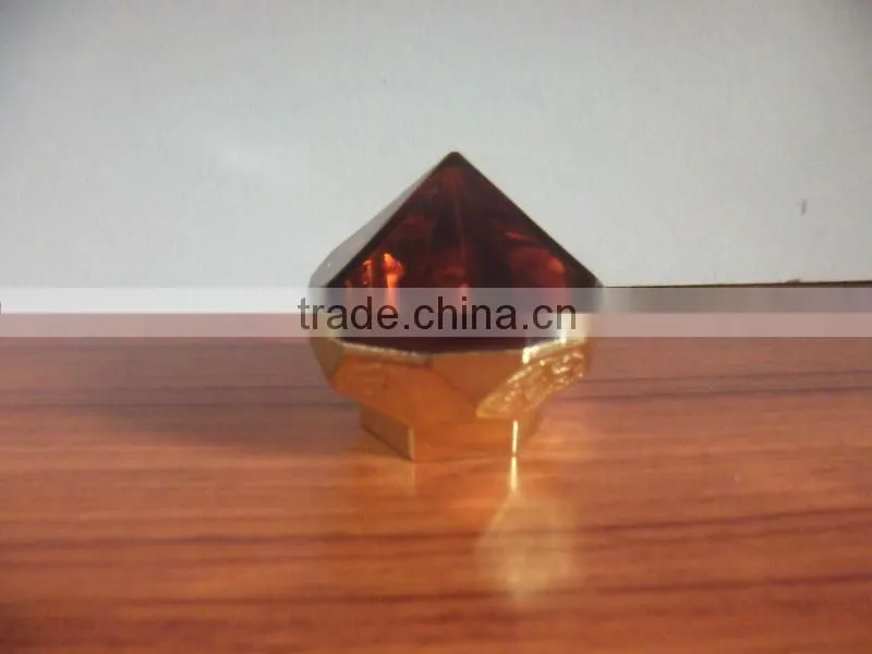 Zamac perfume bottle golden cap