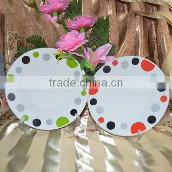 plain white porcelain plate round shape with modern decal