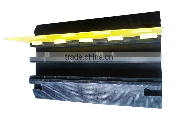 Lower Factoty Price 900*580*90mm Soft Flexible Recycled Rubber 2 Channel Cable Protectors