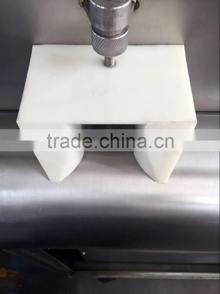 Cooked sausage cutting machine