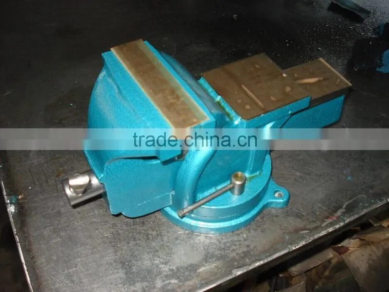 LIGHT DUTY BENCH VISE IN CASTING STEEL