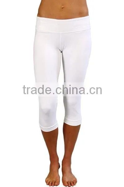 The most popular women yoga pants, made of Nylon/Spandex/SUPPLEX fabric capri pants