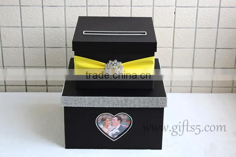 Elegant wedding gift box with photo frame wedding decorations
