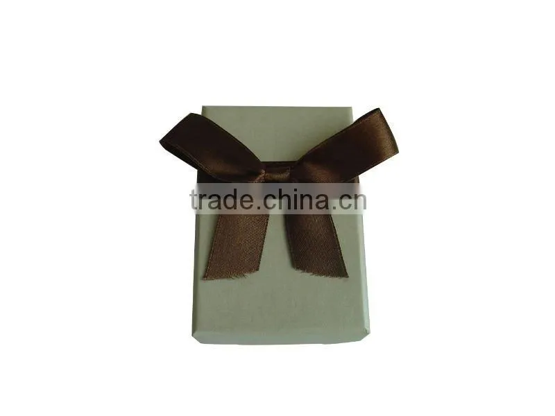 red cardboard Paper Jewelry Box