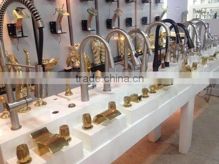 2015 New arrival Luxury Wall Mounted Big round Bath Hidden Shower faucet Set with ceramic hand shower & base