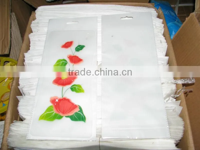 Portable plastic vase