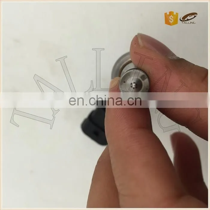 0261500148 BB5Z 9F593-B BB5Z9F593B 12638530 Auto Engine Parts Car Fuel Injector Nozzle For Bu i-ck