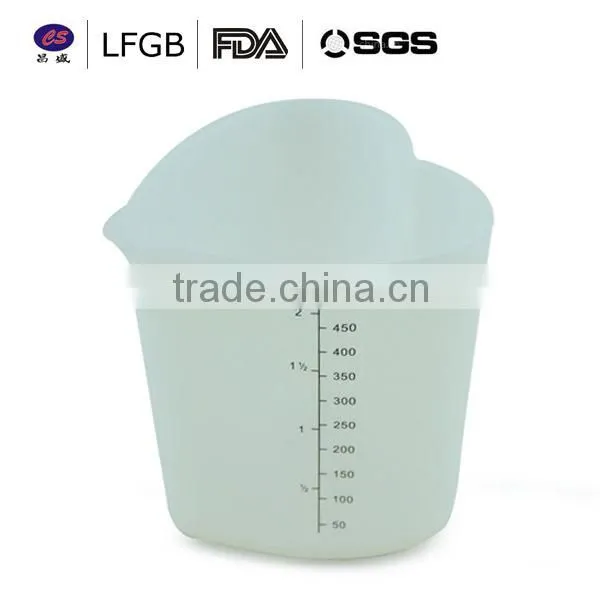 2014 new design fashionable customized factory price heart shape silicone cup