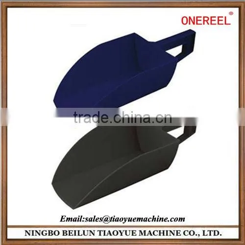 plastic measuring scoops