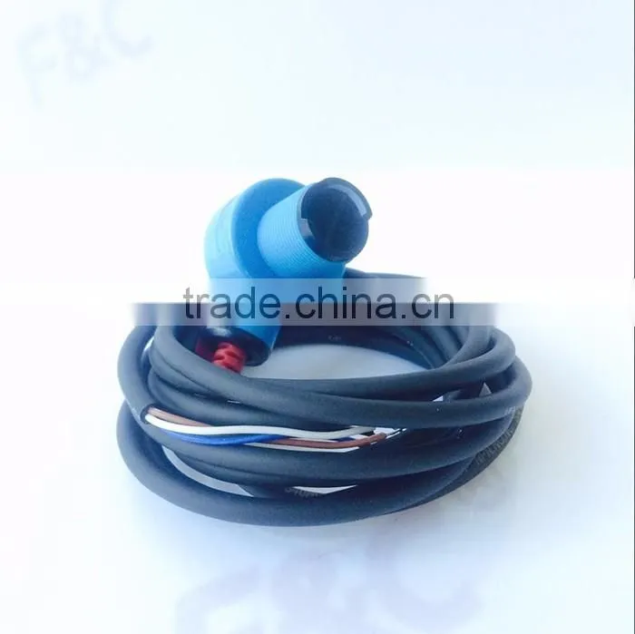 40cm sensing range small retangular PNP diffuse photoelectric sensor