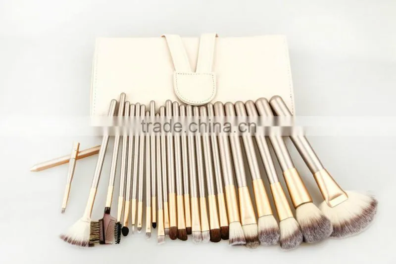 Private label wholesale professional wood handle Pony hair makeup brush
