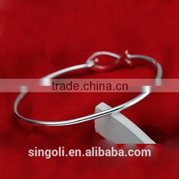 Modern stylish bracelet alibaba express cutout cute fish bracelet tiny silver bracelet carved letter slap bracelet
