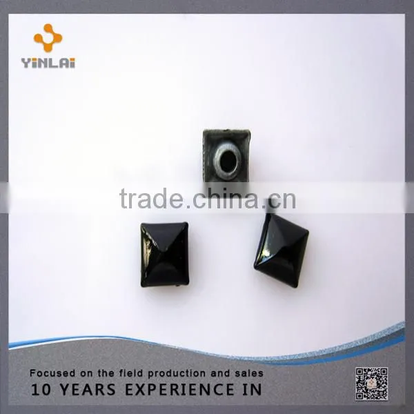 Factory best quality fashion pyramid rivets pyramid studs